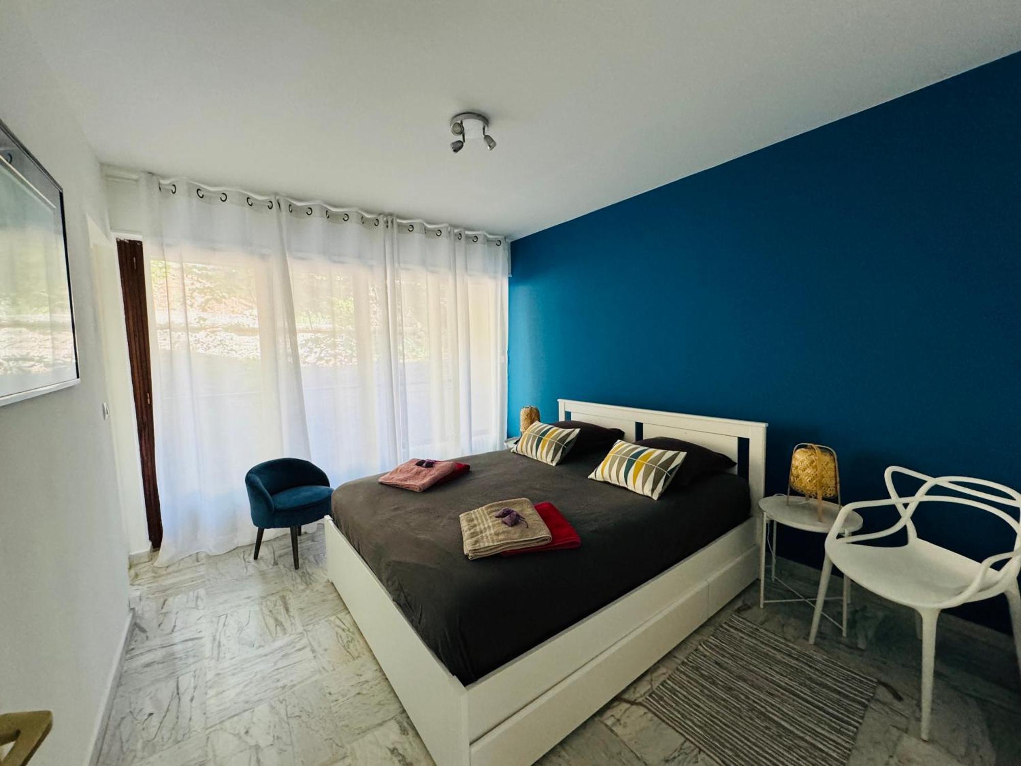 Bandol Roc Beach Vue Mer Grand T3 Face A La Plage Avec Parking Exterior photo